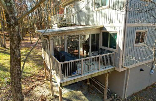 Vaulted Pines Lodge Hot Tub Game Room - Foto 34