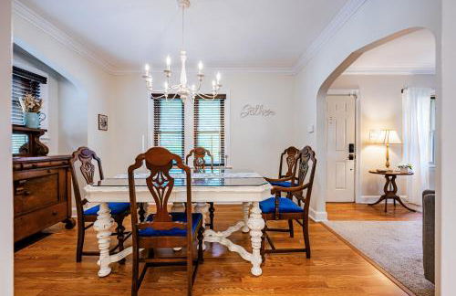 Rachel's Private Hideaway with king bed, kitchen, laundry, parking and big yard - Foto 17