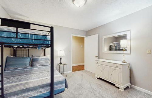 Cozy Lake Duplex Sleeps 5 Games Dog-friendly - Foto 16