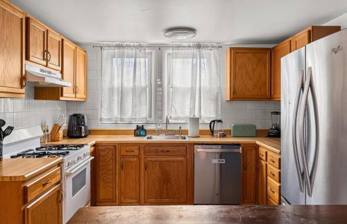 Charming 4BR Retreat in Arlington Sleeps 12 NearDC - Foto 6