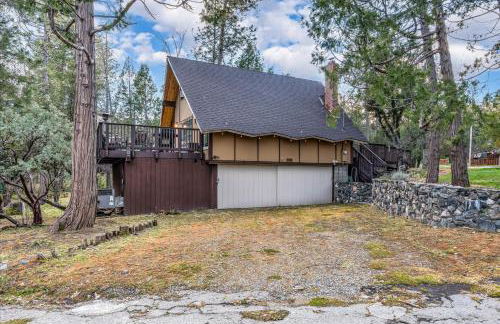Bass Lake Chalet- A frame with hot tub/firepit - Foto 35