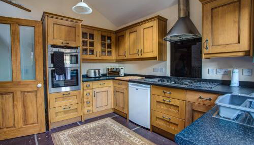 Mona's Cottage - Private Parking, Sea Views, Garden & Close To Harbour & Beach - Foto 2, stove, dishwasher, toaster