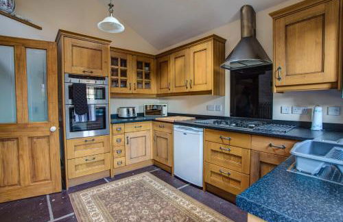 Mona's Cottage - Private Parking, Sea Views, Garden & Close To Harbour & Beach - Foto 2