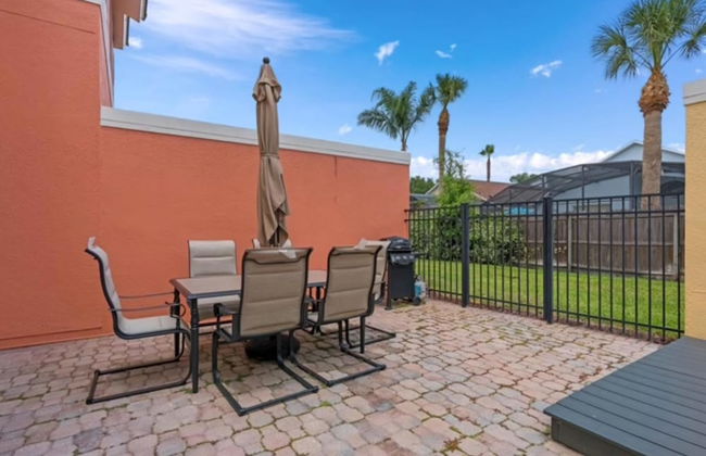 Amazing 3BR 2BA Townhome With Lake View at Terra Verde! - Foto 45