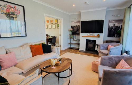 Luxury Sea View Retreat with Hot Tub Sleeps 8 - Foto 40