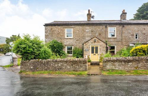 Corner House - Photo 2