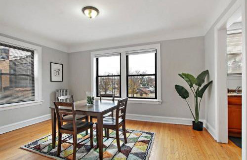 1BR Vibrant & Inviting Apt in Chicago - Montrose 2E - Foto 10