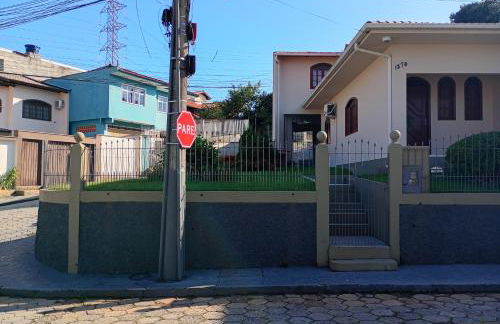 Casa 4 Quartos garagem 3 carros, churrasqueira e ar condicionado, - Foto 3