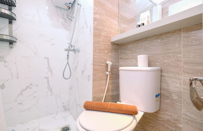 Best Homey and Comfort 2BR at Podomoro Golf View Apartment - Photo 20