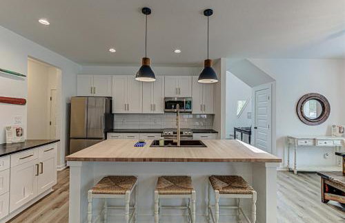 6BD Retreat for 14 with Fire Pit Patio & Lake Access - Foto 15