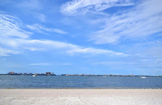 NEW Surfside Beach House Heated Pool Boat Dock - Foto 44