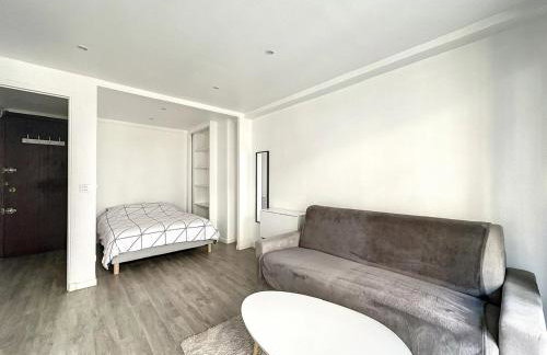 Superbe appartement avec terrasse centre-ville et plage à 5 min - Photo 5