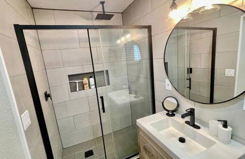 Apartment B, Restful,Cozy, close Sunland Park Mall - Foto 14