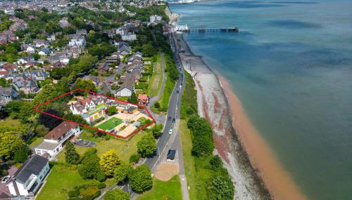 Holm House - Stylish Coastal Suites - Silures Bar & Restaurant On-site - Foto 1