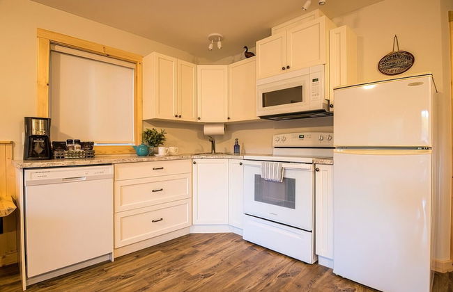 Cabins West - Photo 11