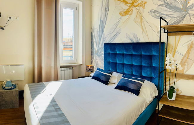 Bon Ton Design Rooms by DOT Suites - Photo 15