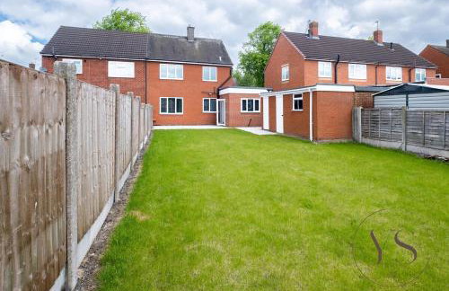 Modern 3BR Home in 9 Anson Rd Near Sandwell Hospital with Garden and Free Parking - Foto 32
