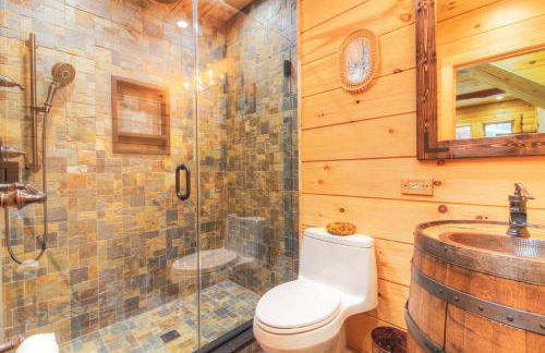 Most Luxury 7000 Sq ft Log Estate with Pool Hot Tub Sauna - Foto 51