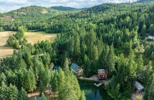 Hot Tub and Fire Pit Getaway on Pend Oreille River - Foto 31