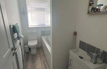 Greenwood South - Luxury beachfront home with log burner - Foto 37