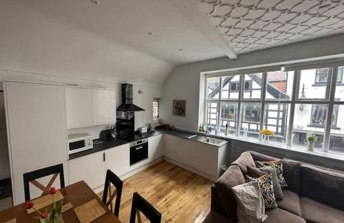 Superb City Centre apt with parking - Photo 12