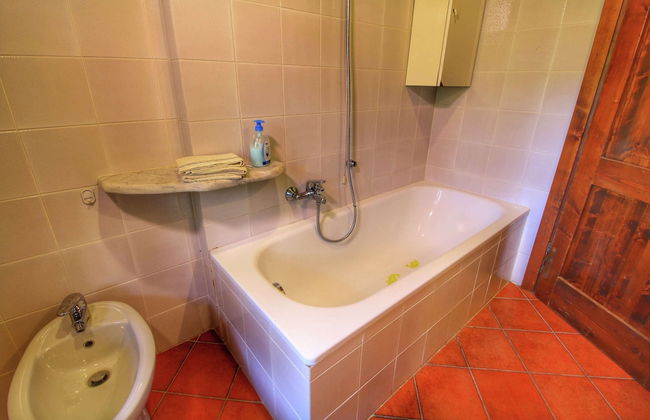 Alluring Farmhouse in Ortignano With Swimming Pool - Foto 54