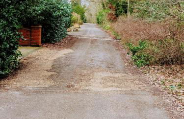 Oaklawn Apartment - Sleeps 4 Parking & Garden - Photo 67