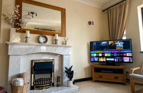 Maesllan - A Spacious Holiday Home in Porthcawl - 5 bedrooms, sleeps up to 10 people - Foto 3