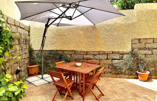 Spacious 3-Bedroom Apartment with Courtyard in Tempio Pausania - Perfect for Families - Foto 2