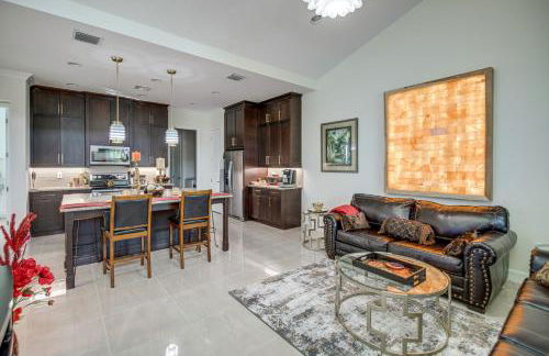 Beautiful Naples Getaway with Pool Access! - Photo 1