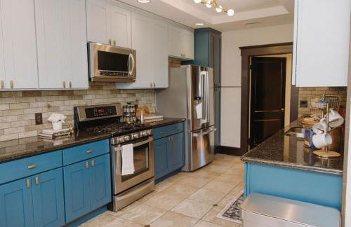 Balboa 6BR Mansion with Hot Tub and Game Room - Foto 28