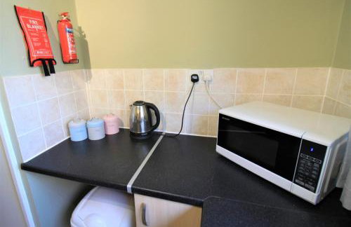 St James House - Charming 3 bed, 2 bathrooms, driveway parking, close to town centre - Photo 11