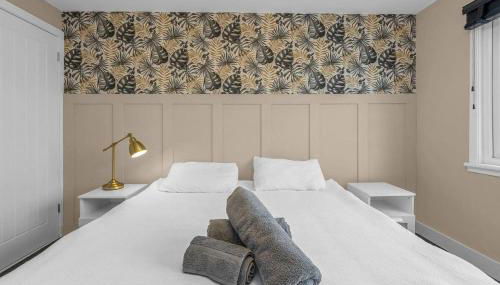 West Lothian 5 Beds + car space - Photo 4, towels