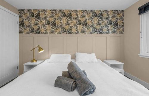 West Lothian 5 Beds + car space - Photo 4