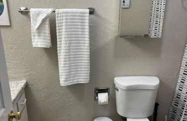 Relaxing Ducks Hang Out Haven 2 bed 1 bath and BBQ - Foto 19