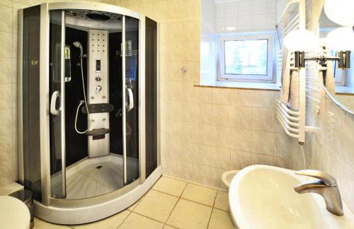 Comfortable lakeside house, private garden - Foto 23