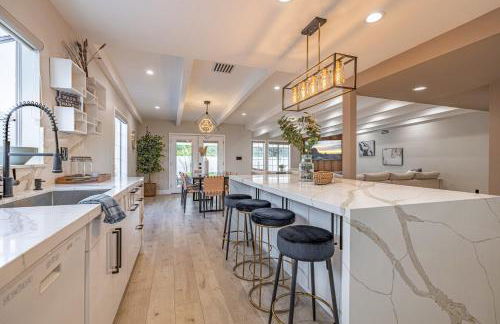 New 5 bed w/hot tub close to Universal sleeps 12 - Foto 21