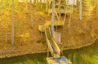 Waterfront Retreat with Spectacular Interior, Jacuzzi and Game Room in NC - Foto 33