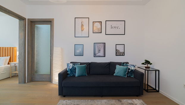 Charming 2BR Apartment - Steps to Romanian Athenaeum - Foto 3, Habitación