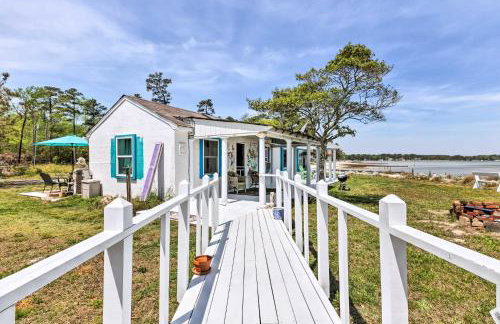 Oceanfront White Stone Cottage w/ Private Beach! - Photo 23