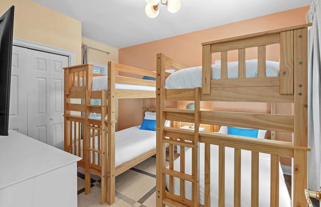 Steps to Beach! Arcade Game Room, Pool + Hot Tub Calico Scallop by Avantstay - Foto 32