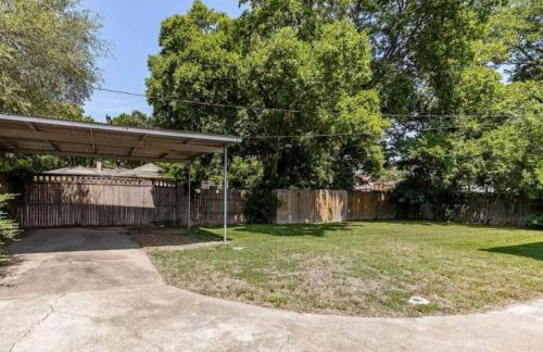 4 Bed 3 Bath House, Spacious, Smart TVs in all rooms, Whole house to yourself - Foto 38