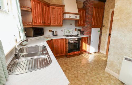 Honeysuckle - Photo 13