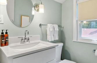 Lowry Parlour - Photo 32