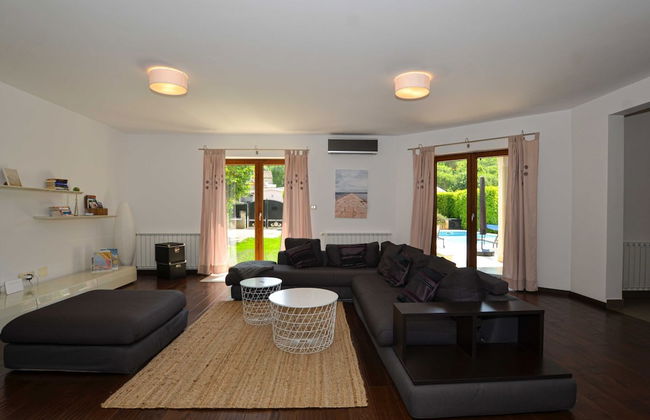 Sophisticated and Chic Villa With Pool - Foto 21