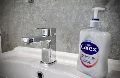 Cosy 2-Bed Home Near St Helens Centre - Free WiFi - Foto 17