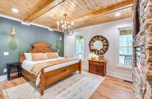 Luxurious Clarkesville Cabin with Decks and Fire Pit - Foto 13