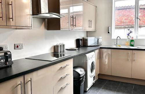 Liverpool City Centre - Spacious Duplex - 6 Bedrooms - Sleeps 14 People - Foto 12