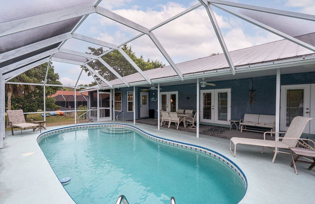 Private Pool Home ~ Just Miles From Sanibel And Fort Myers Beach ~ 3 Bedroom Home by RedAwning - Foto 18