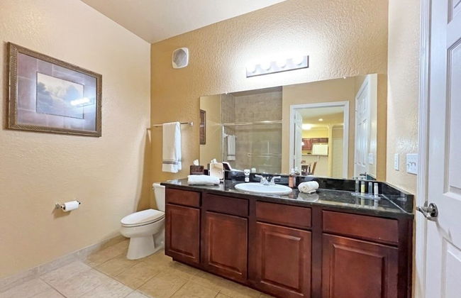 Tuscan Dream 2 Bedroom Condo by RedAwning - Photo 13